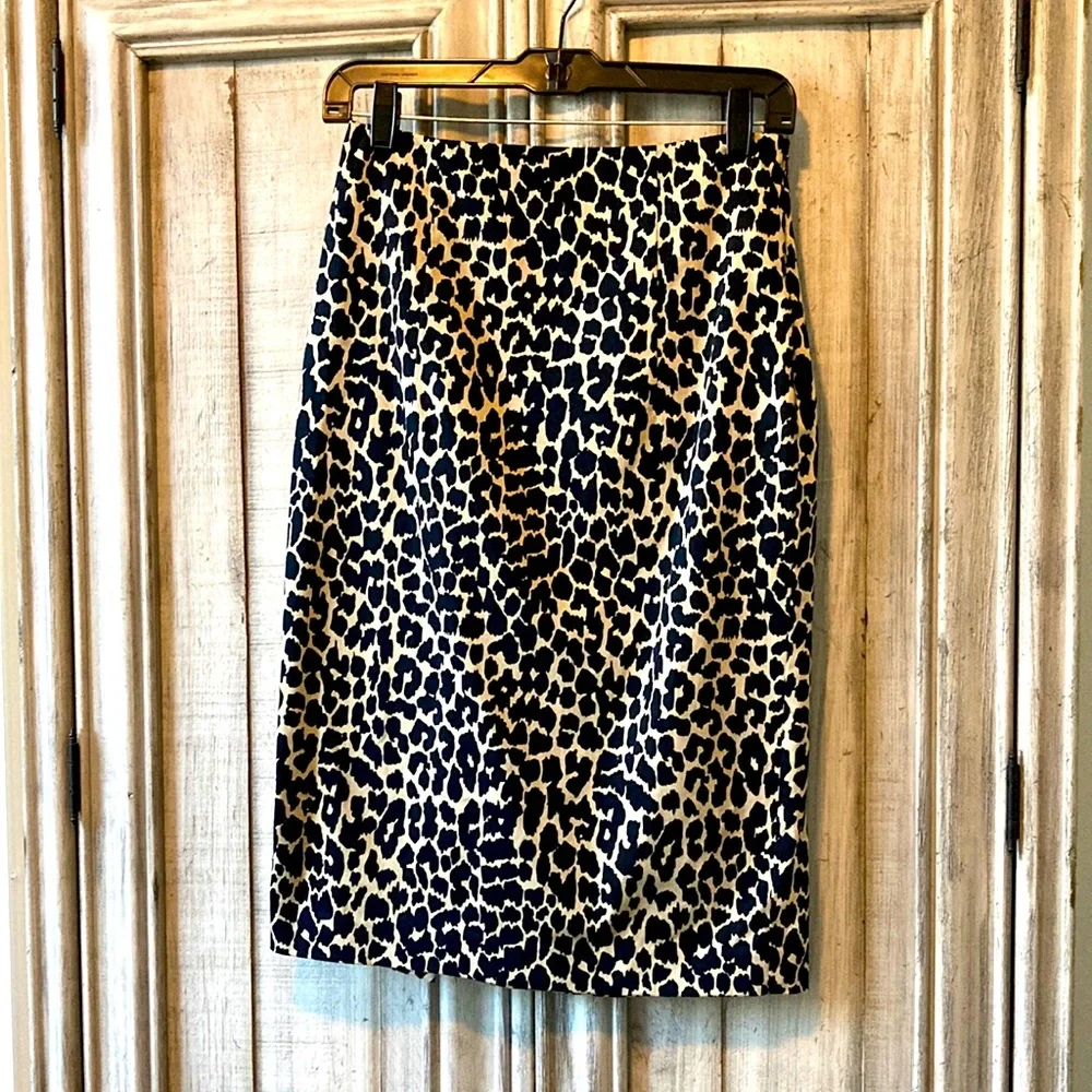 Classy Animal print pencil skirt. - Picture 1 of 5